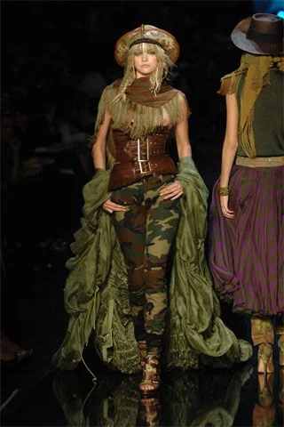 Look 18